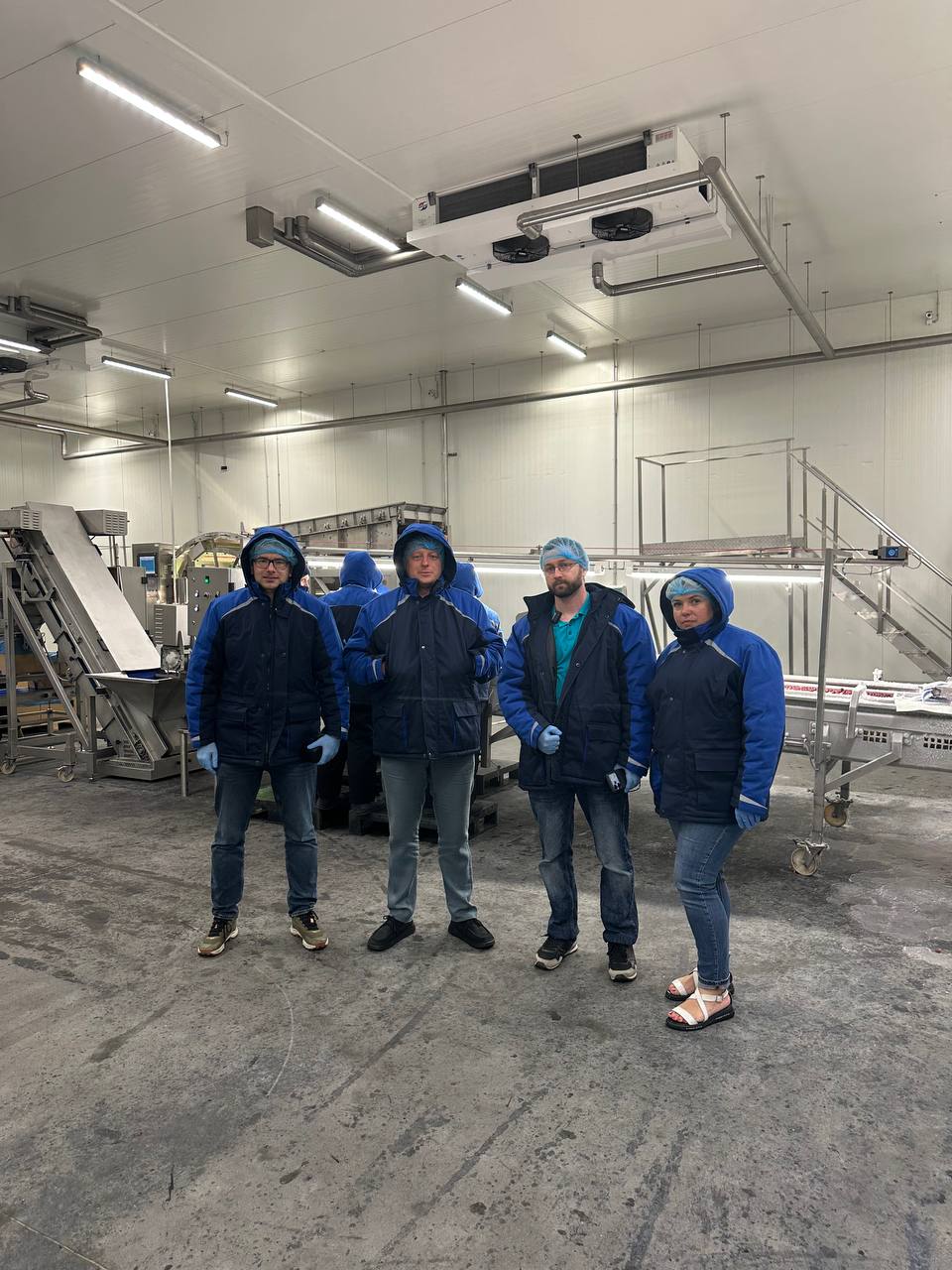 Працівники Tevitta у морозильному цеху